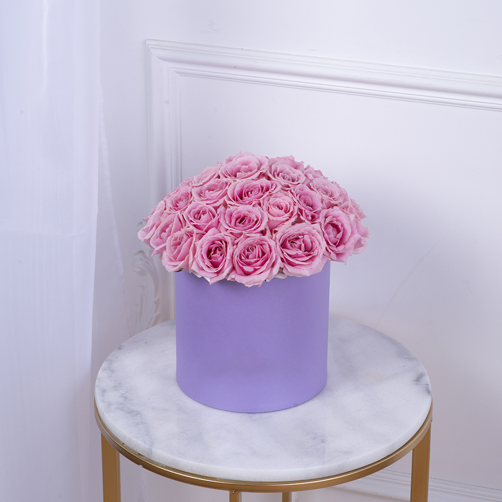 Букет из 35 розовых роз premium в фиолетовой шляпной коробке