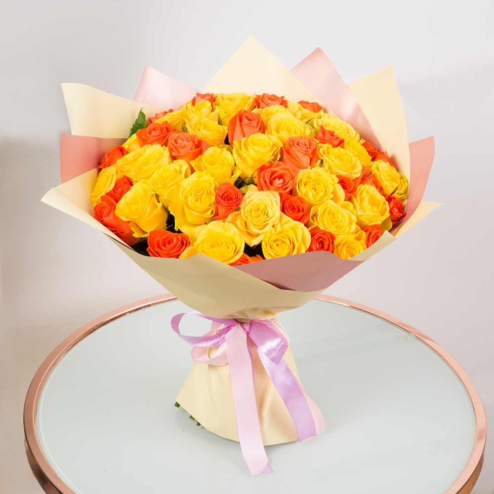 Букет из 51 желтой и оранжевой розы
