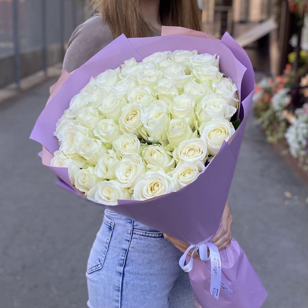 51 белая роза Premium 60 см