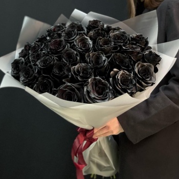Букет из 31 черной розы Эквадор