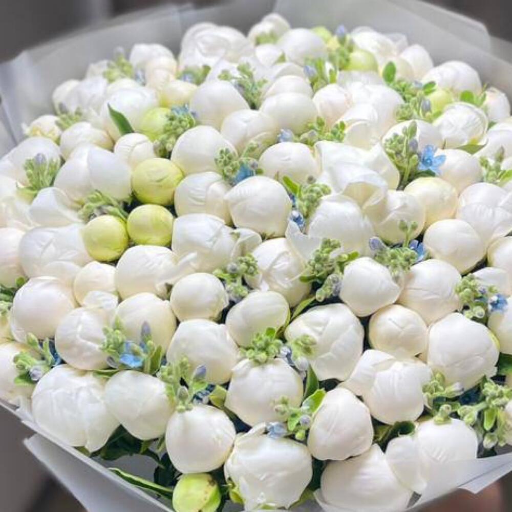 Букет из 101 белого пиона