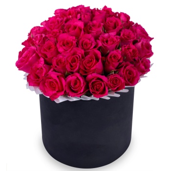 35 малиновых роз в черной шляпной коробке