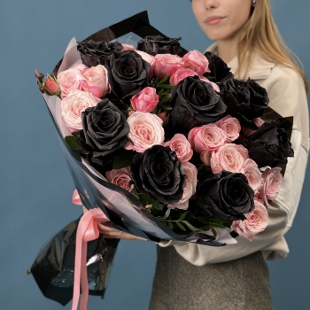 Черные розы и кустовые розы