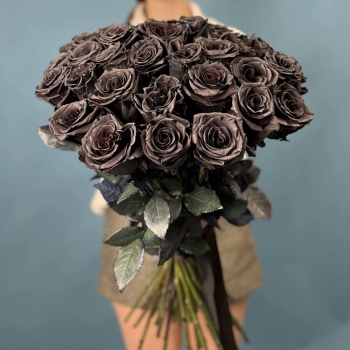 Букет из 35 черных роз
