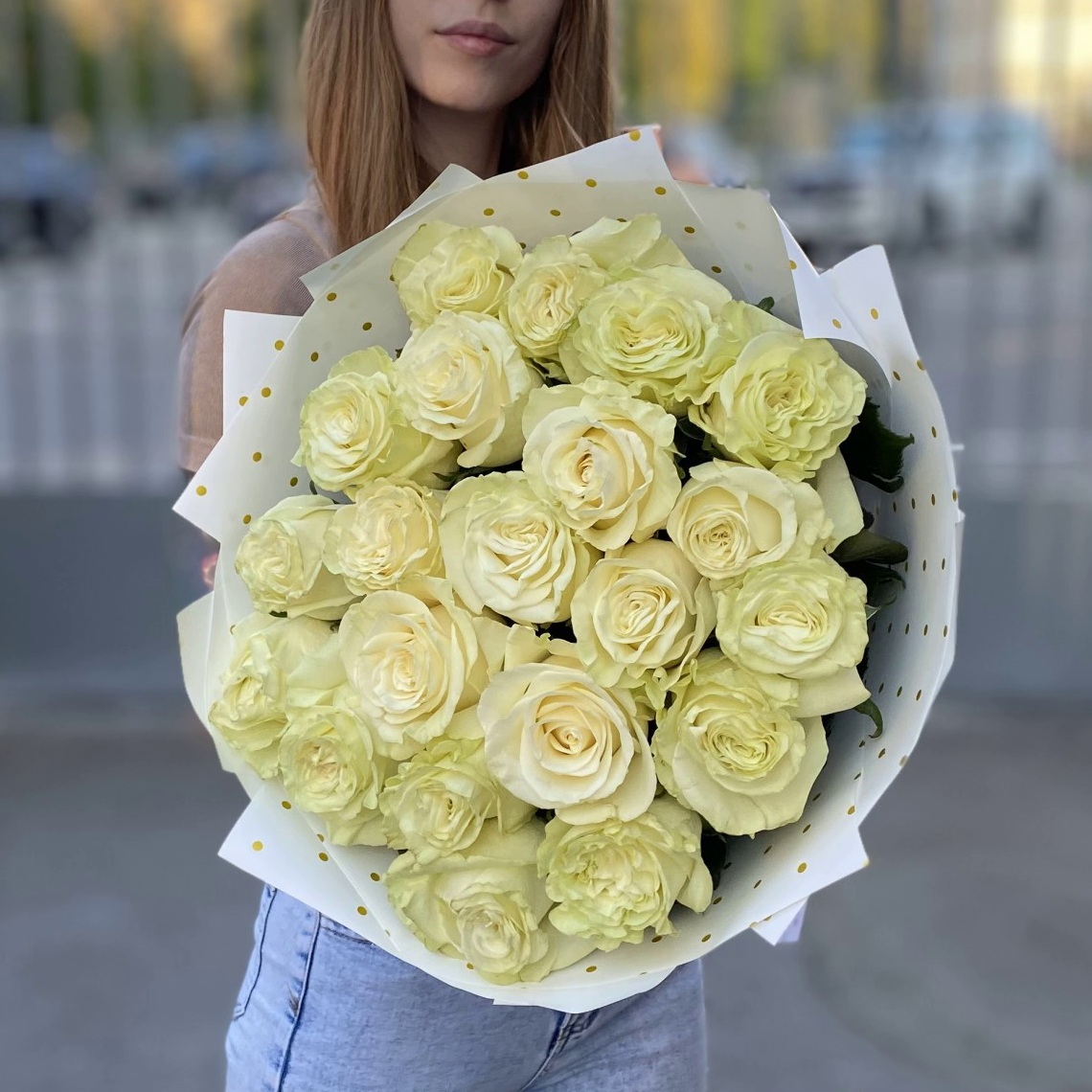 21 белая роза 60 см