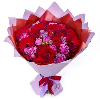 Букет из хризантем и роз