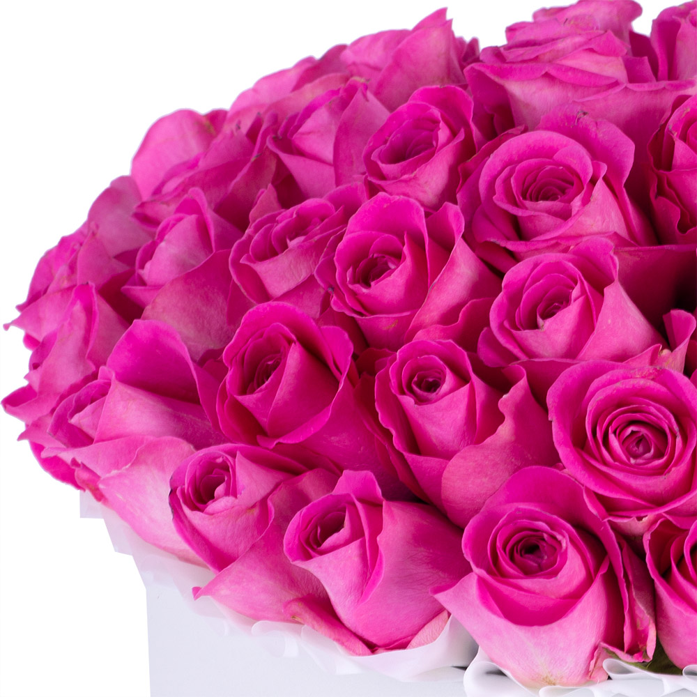Букет из 51 розовой розы в белой шляпной коробке