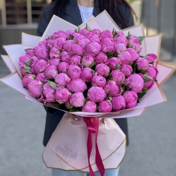 Букет из 101 розового пиона