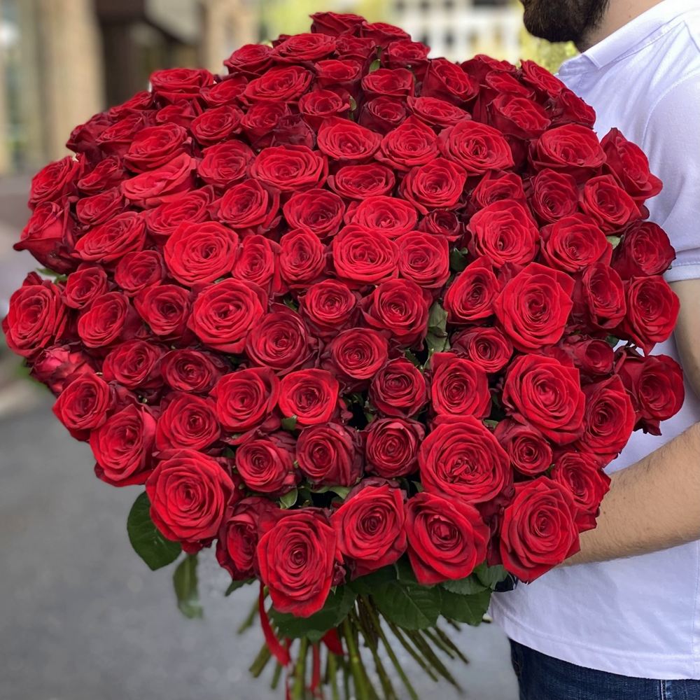 101 красная роза Эквадор 90 см.